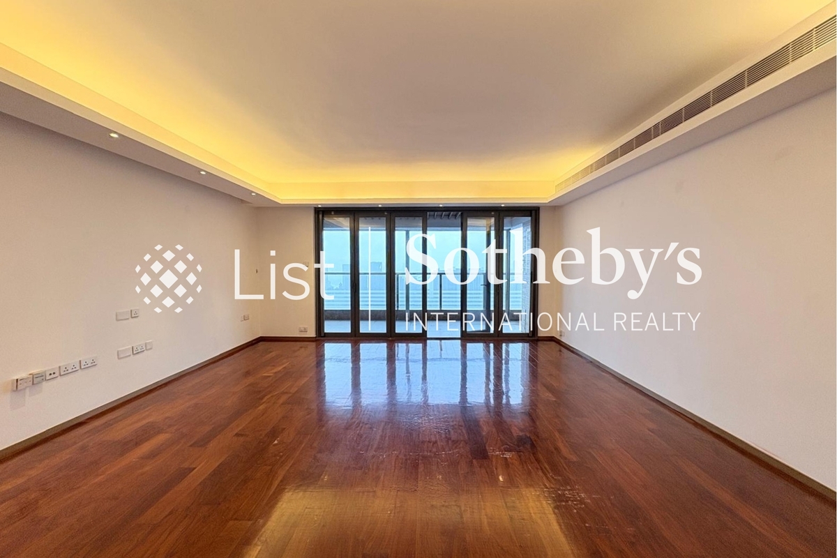 Evergreen Villa 松柏新邨 | Living and Dining Room