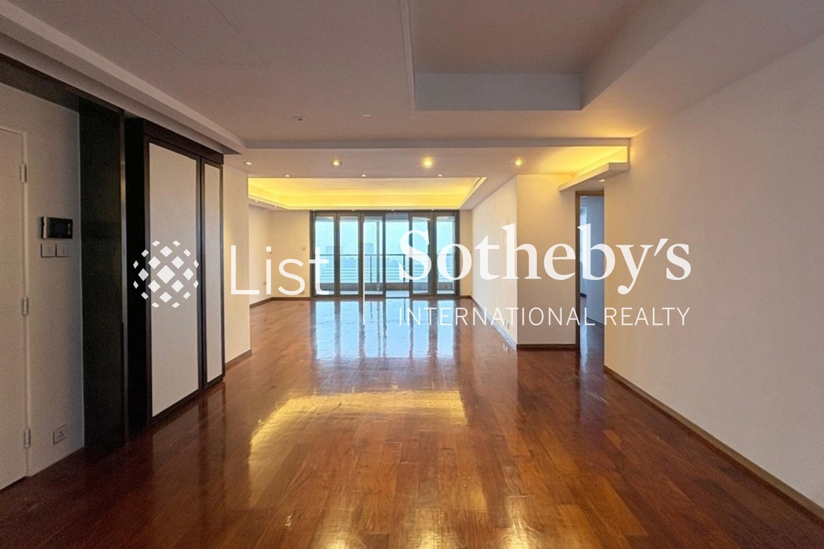 Evergreen Villa 松柏新邨 | Living and Dining Room