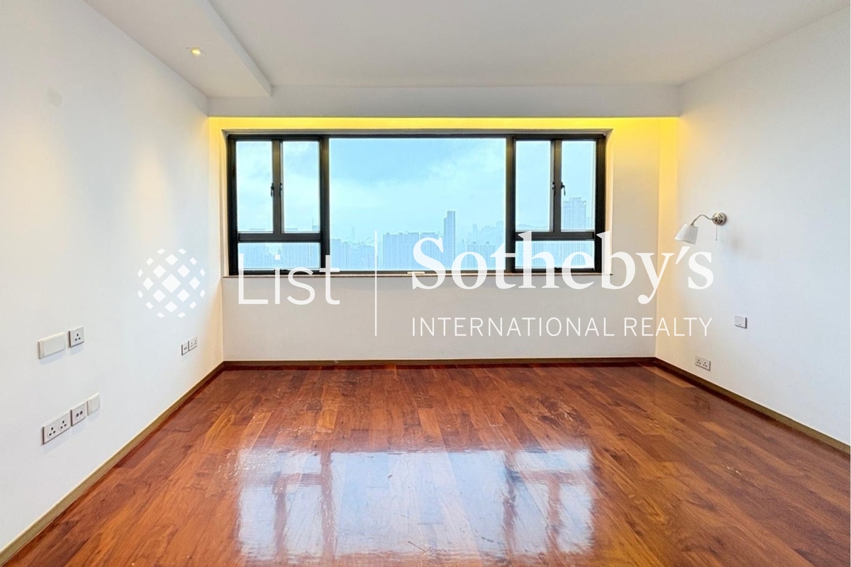 Evergreen Villa 松柏新邨 | Master Bedroom