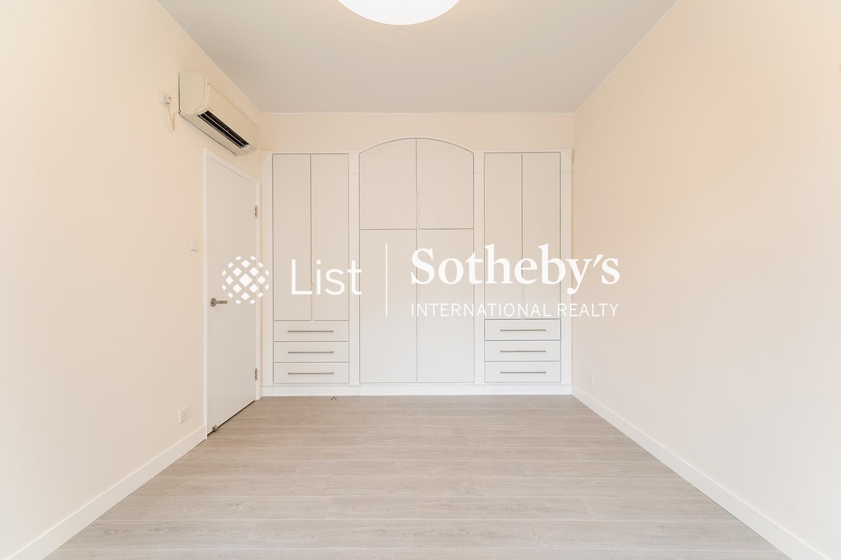 Evergreen Villa 松柏新邨 | Third Bedroom