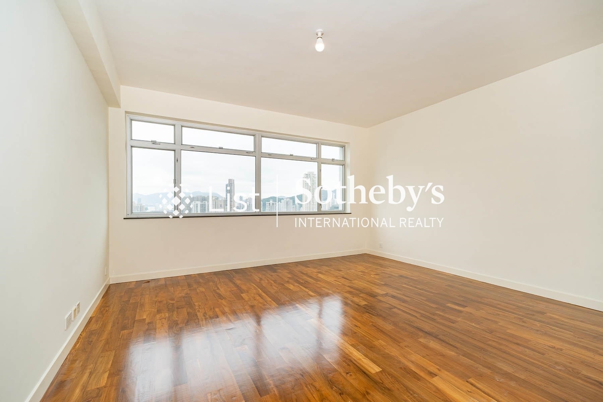 Evergreen Villa 松柏新邨 | Master Bedroom