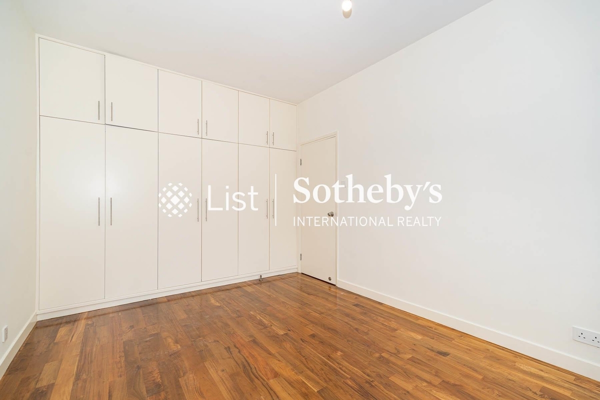 Evergreen Villa 松柏新邨 | Third Bedroom