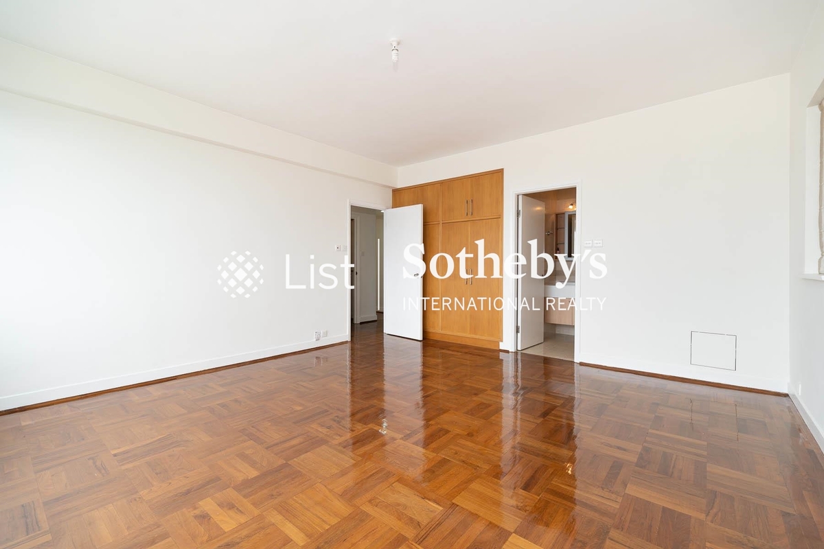 Evergreen Villa 松柏新邨 | Master Bedroom