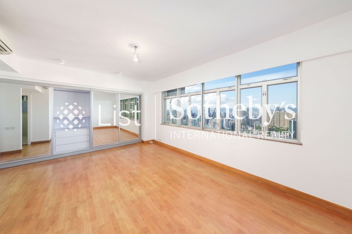 Evergreen Villa 松柏新邨 | Master Bedroom