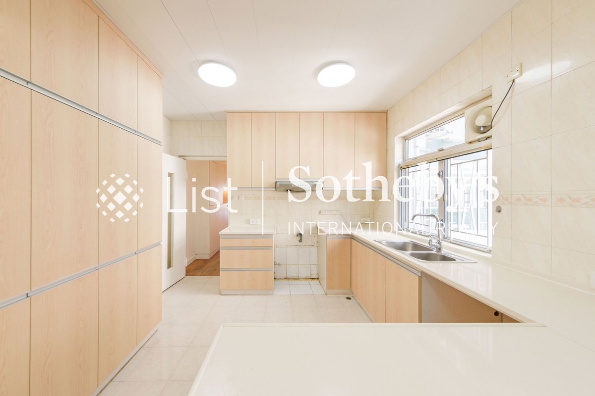 Evergreen Villa 松柏新邨 | Kitchen