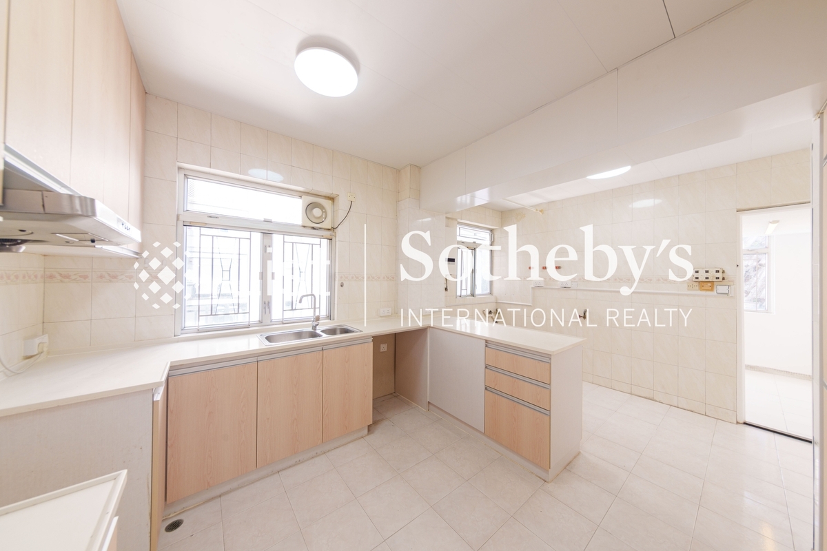 Evergreen Villa 松柏新邨 | Kitchen