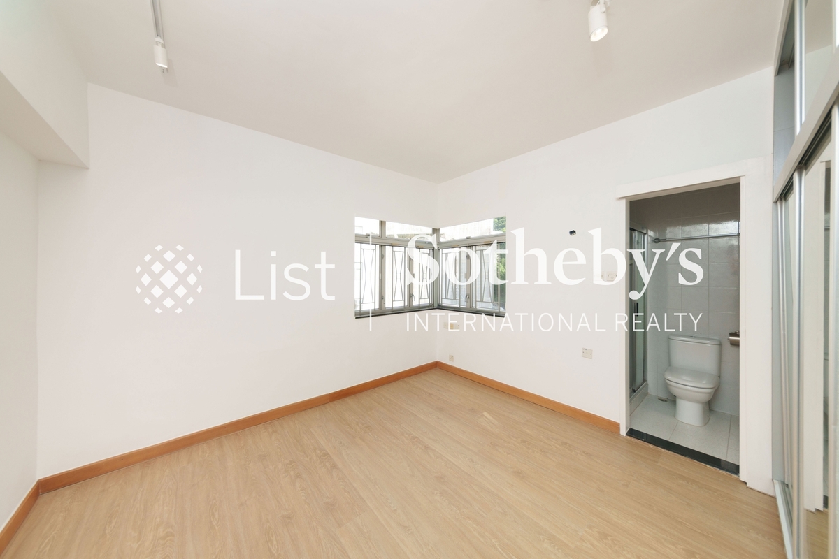 Evergreen Villa 松柏新邨 | Third En-suite Bedroom