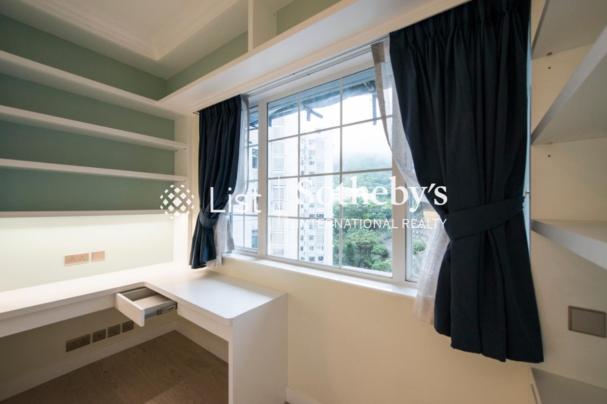 Evergreen Villa 松柏新邨 | Third Bedroom