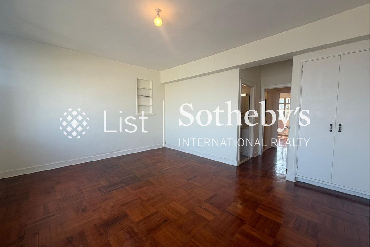 Evergreen Villa 松柏新邨 | Master Bedroom