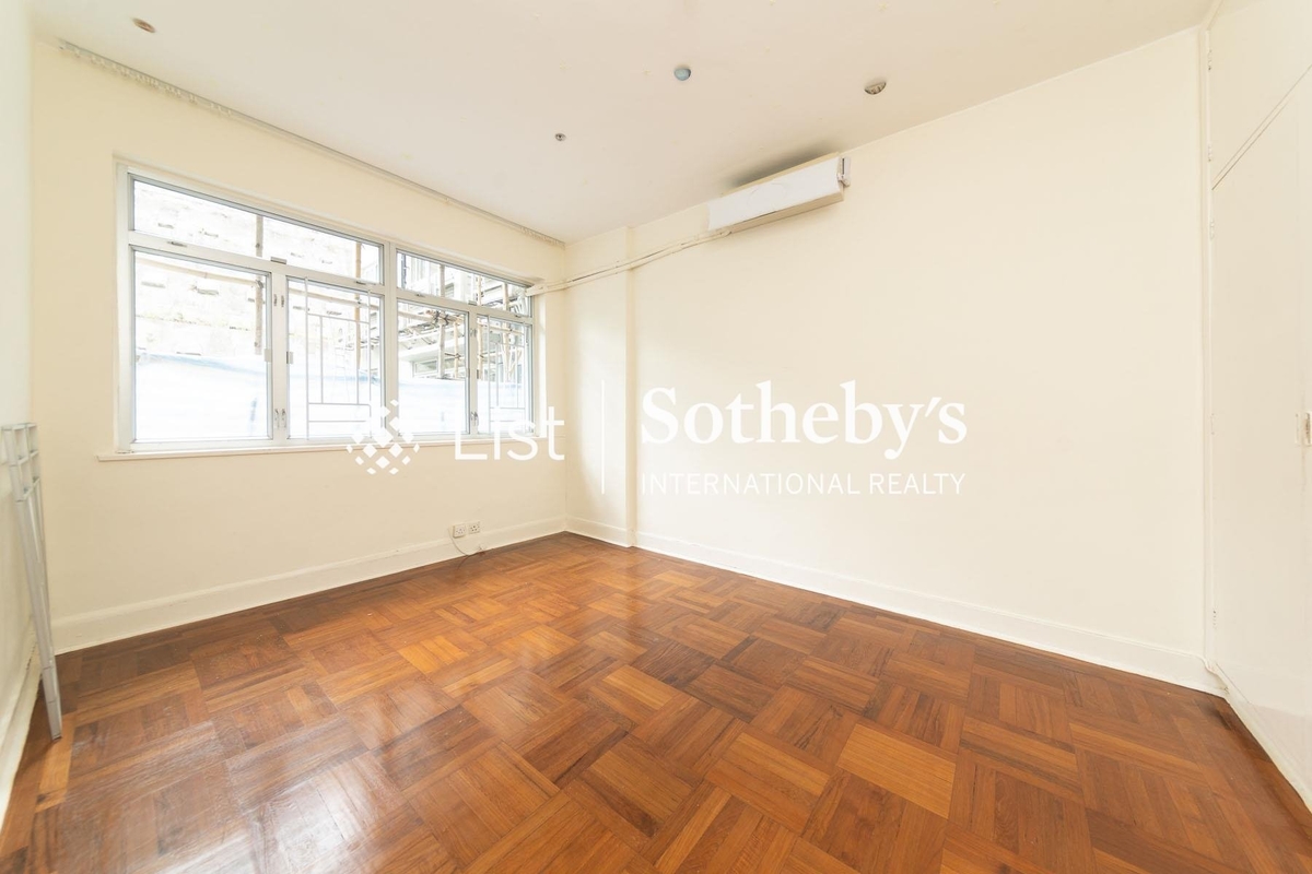 Evergreen Villa 松柏新邨 | Third Bedroom