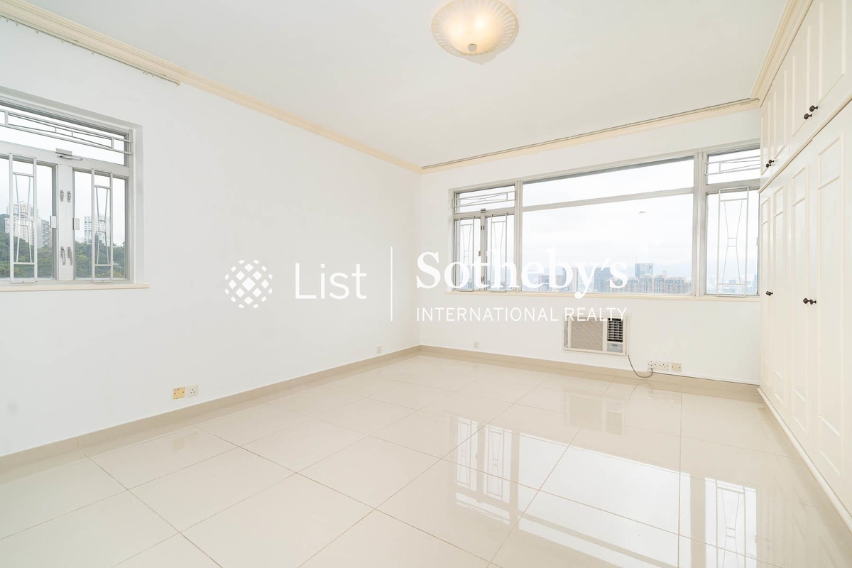 Evergreen Villa 松柏新邨 | Master Bedroom