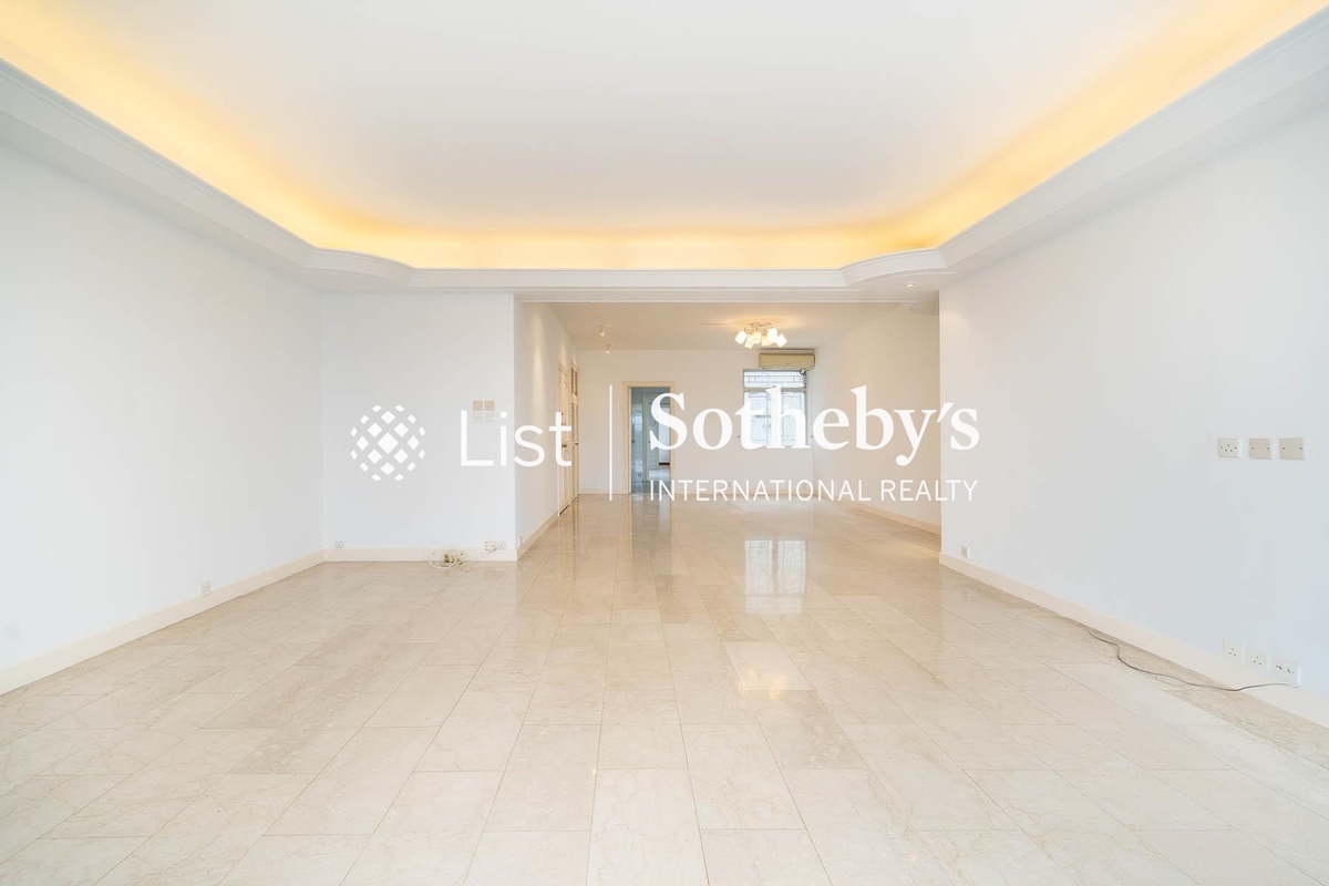 Evergreen Villa 松柏新邨 | Living and Dining Room