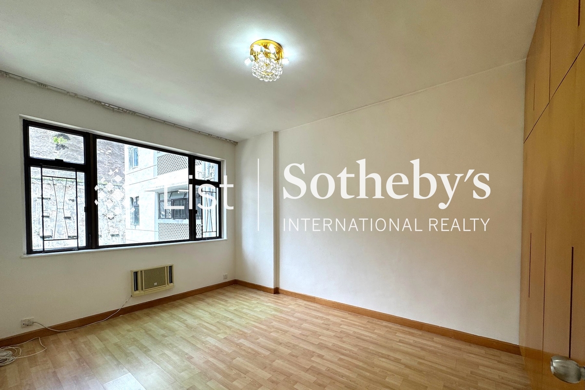 Evergreen Villa 松柏新邨 | Third Bedroom