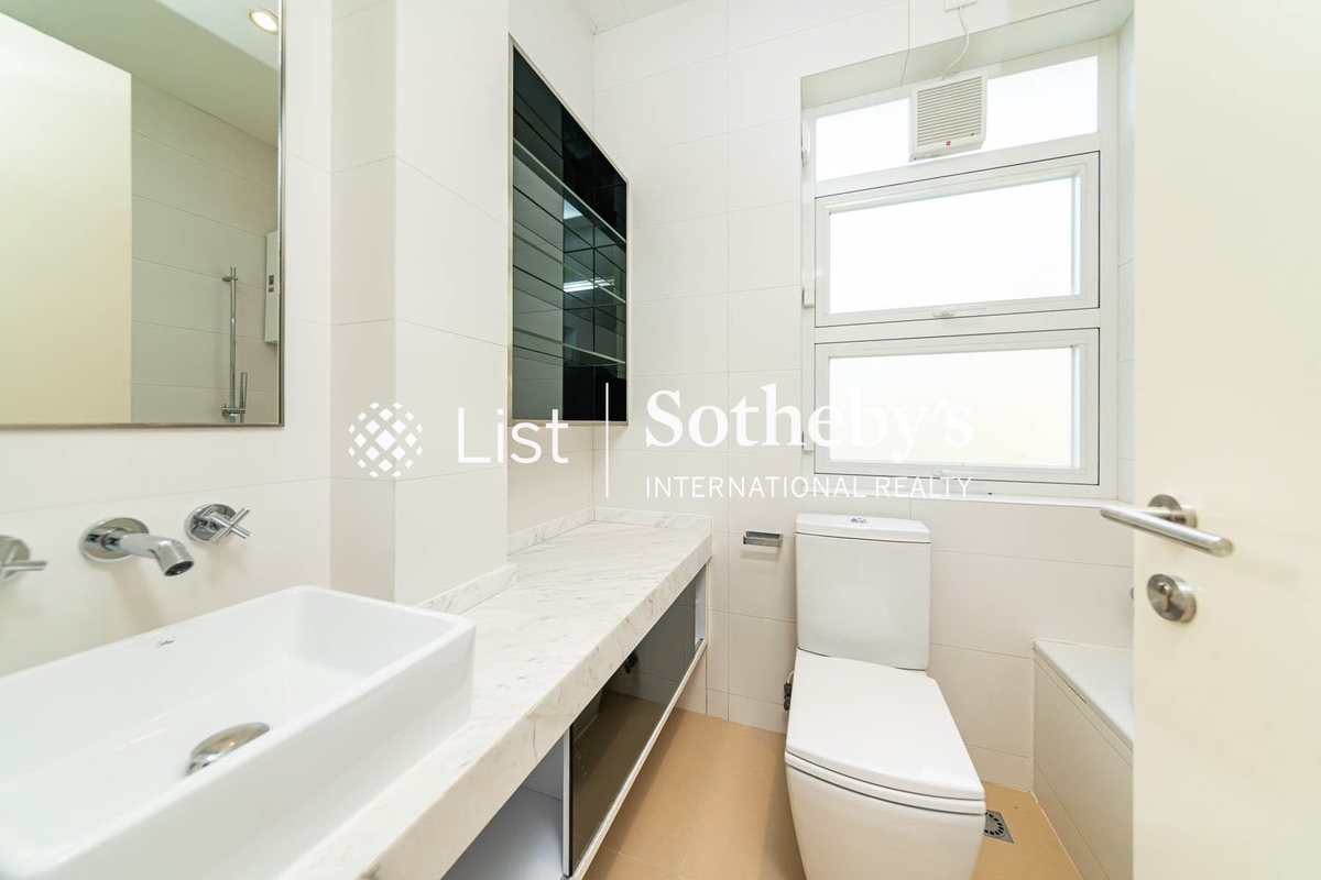 98 Repulse Bay Road 浅水湾道98号 | Second En-suite Bathroom