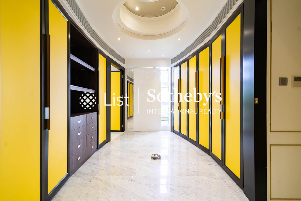 Cheuk Nang Lookout 卓能山莊 | Hallway