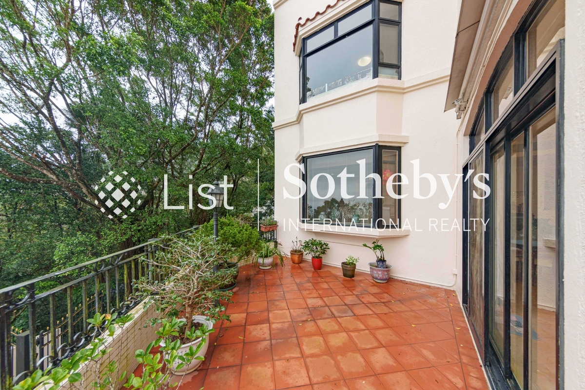 Severn Hill 倚雲山莊 | Private Garden off Living and Dining Room