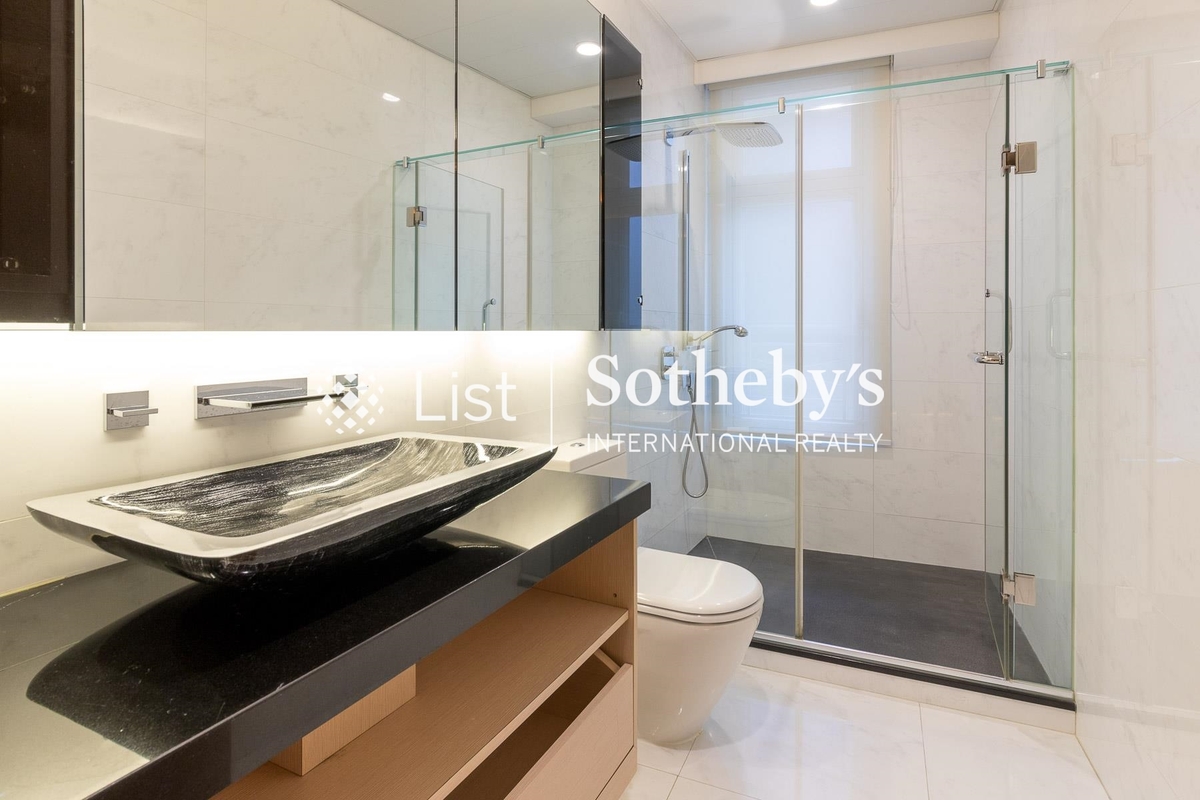 Nos. 73-77 Plantation Road 種植道73-77號 | Guest Bathroom