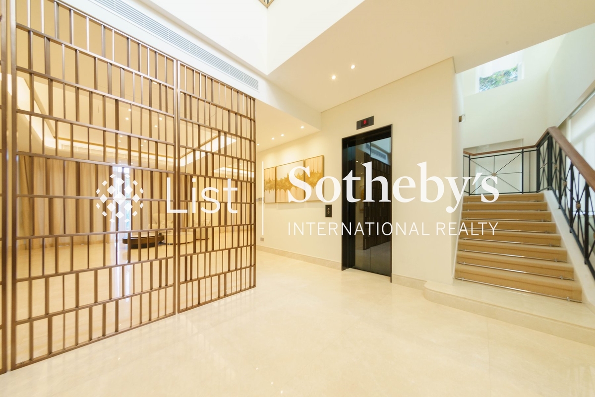 Gough Hill Road 歌赋山道 | Private Elevator