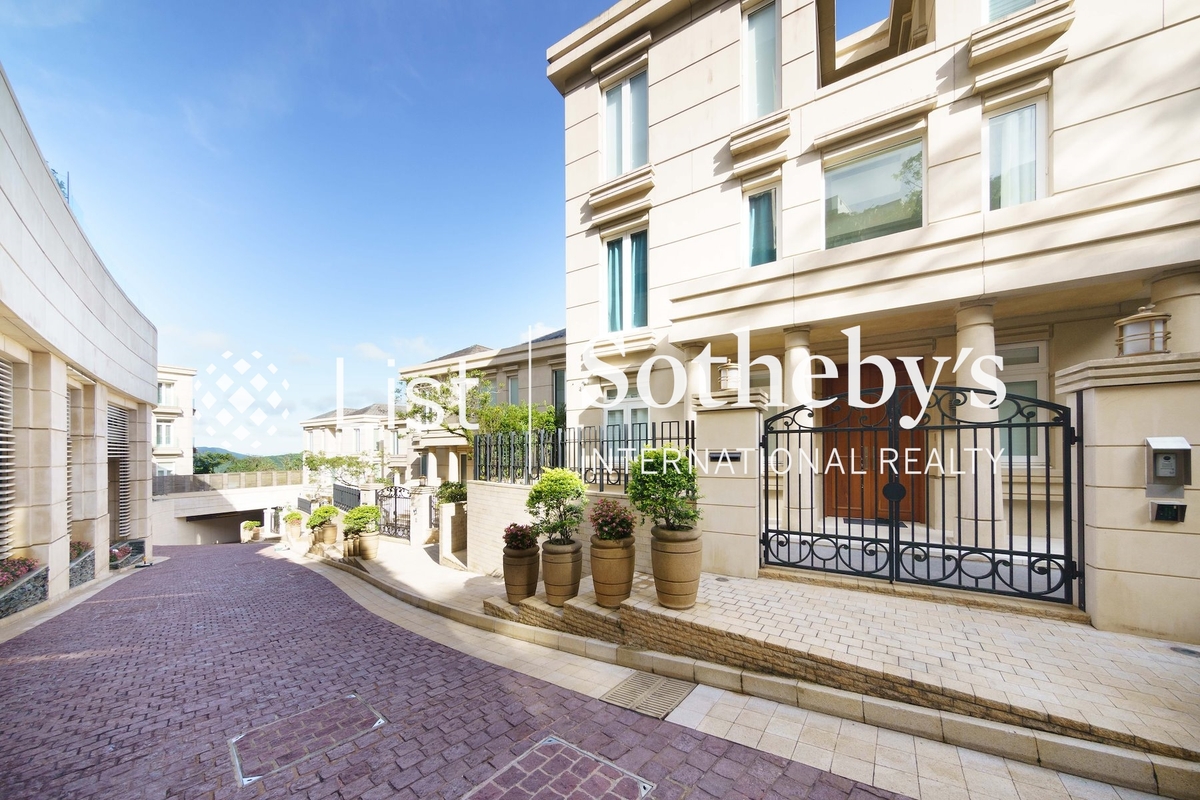 Gough Hill Road 歌赋山道 | Private Driveway