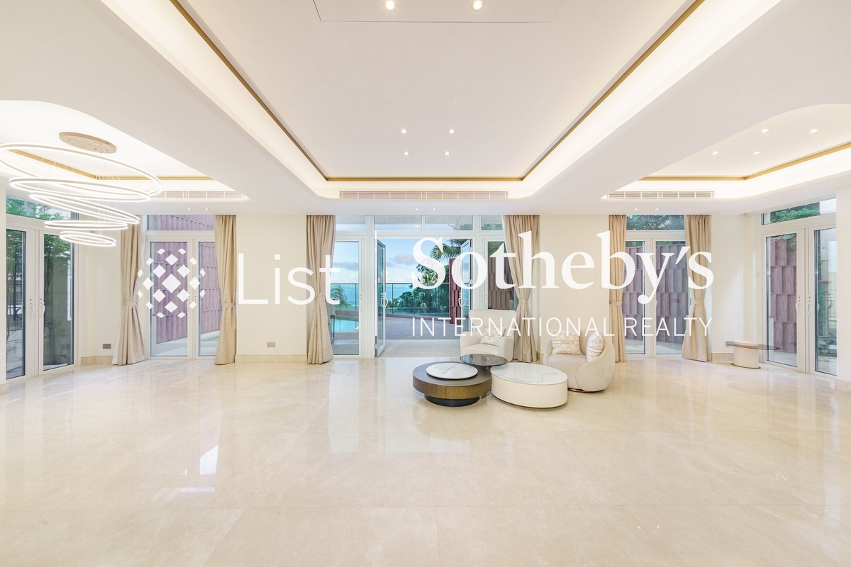 Gough Hill Road 歌赋山道 | Living and Dining Room