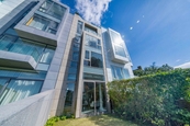 3 Plunkett's Road 賓吉道3號 | Private Garden off Living and Dining Room