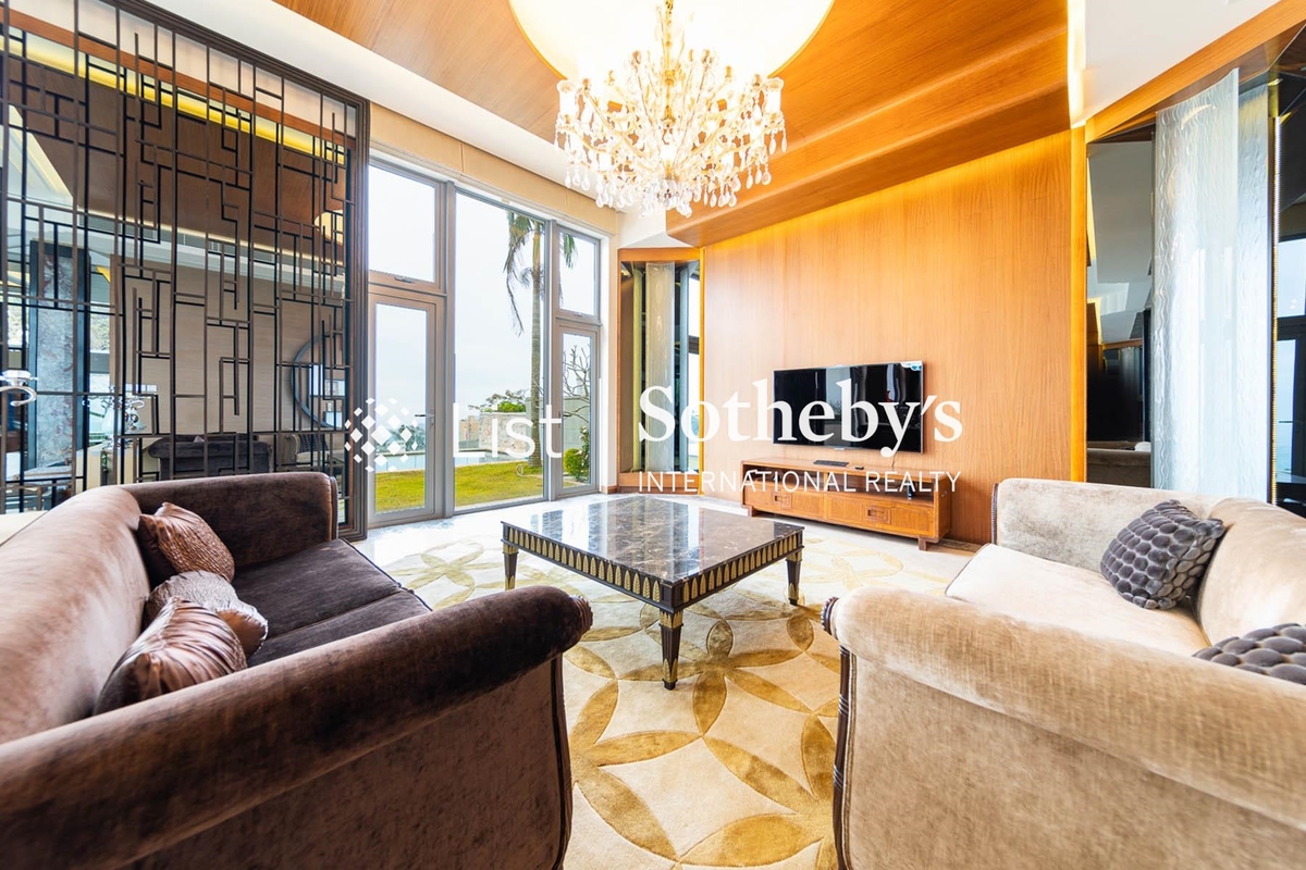 99-103 Peak Road 山頂道99-103號 | Living Room