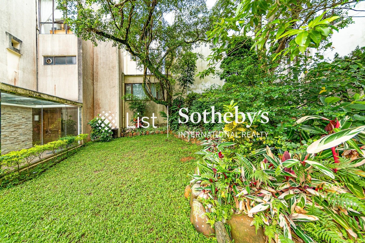 Chateau De Peak 顯峰居 | Private Front Garden