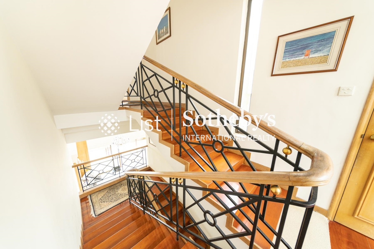 Chateau De Peak 顯峰居 | Internal Staircase