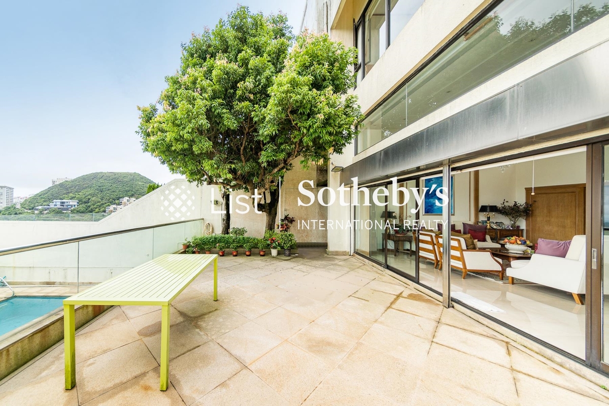 Chateau De Peak 顯峰居 | Private Garden off Living Room