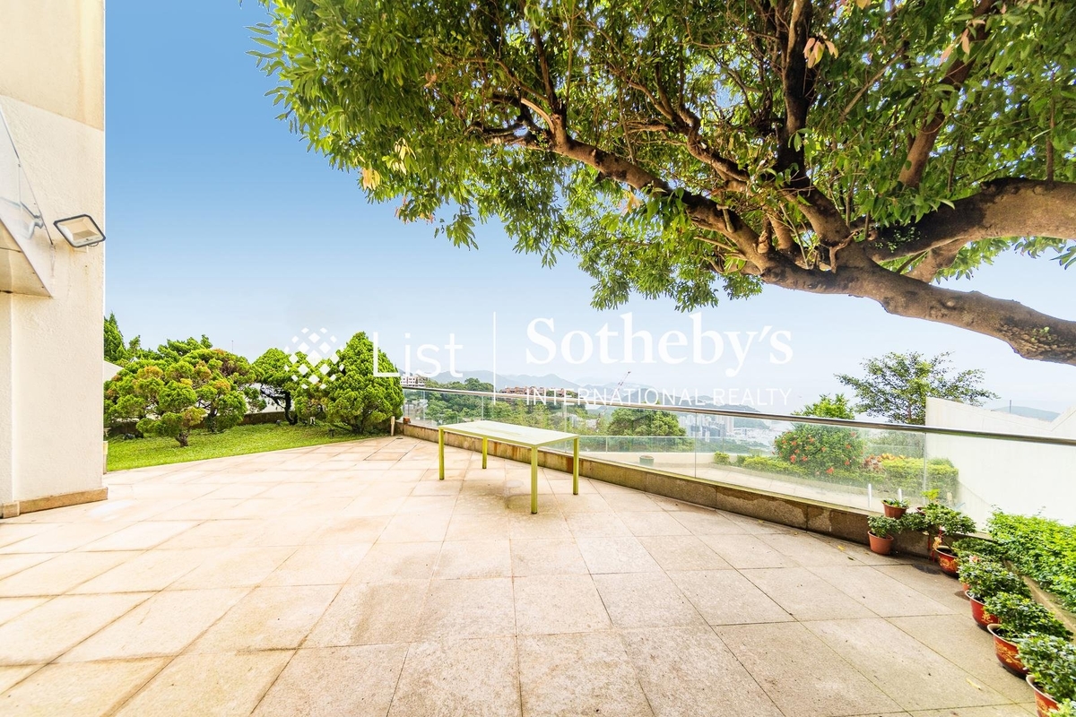 Chateau De Peak 顯峰居 | Private Garden off Living Room