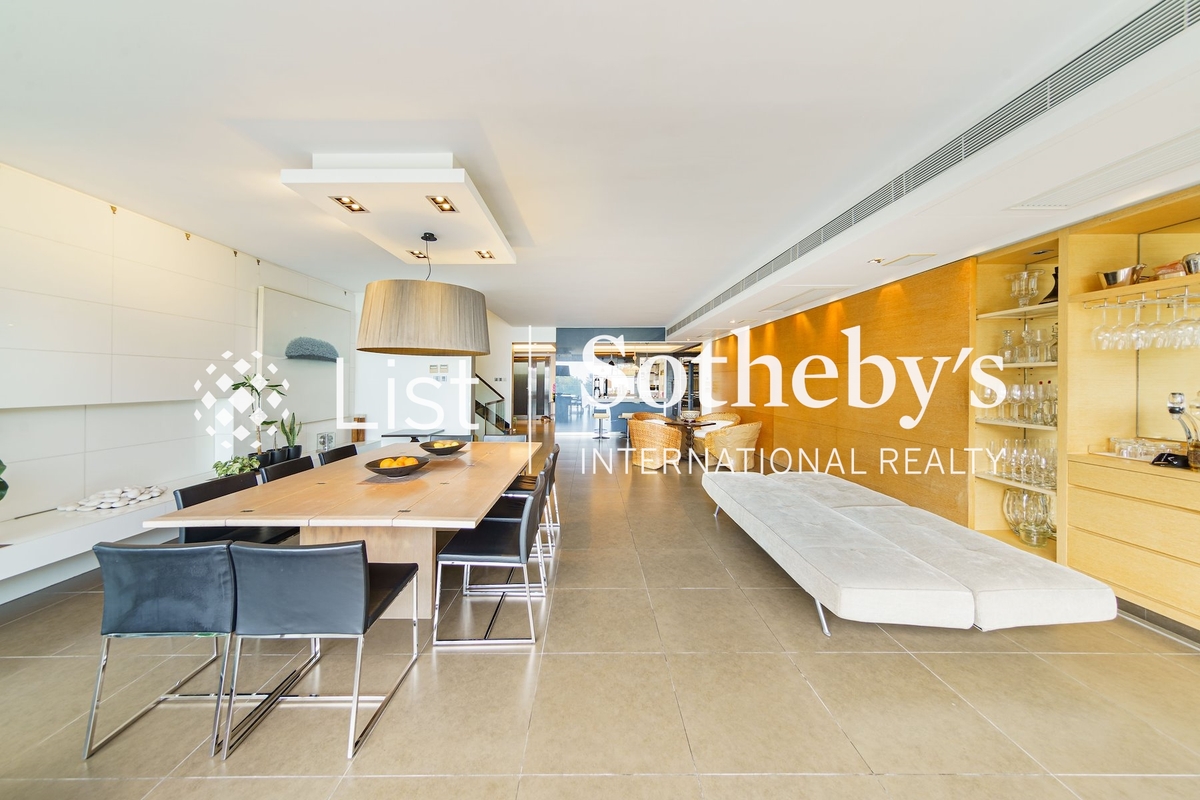 Wing On Villas 永安邨 | Living and Dining Room