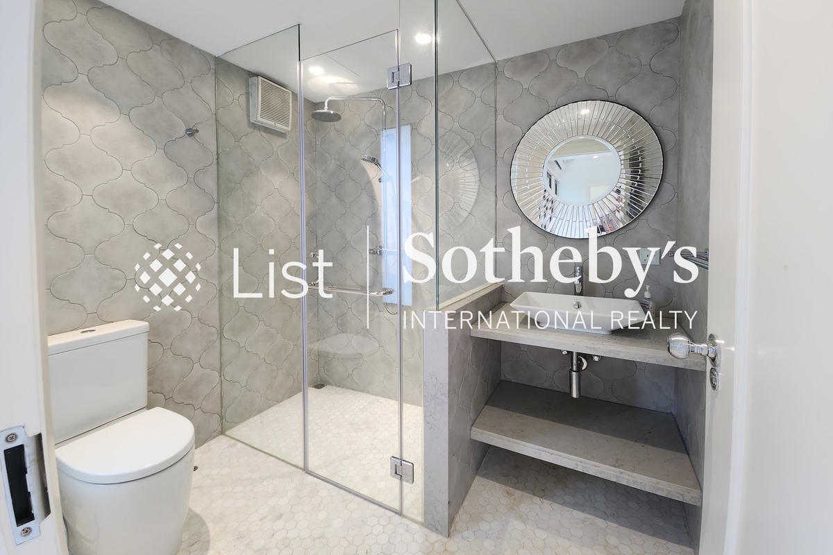 Wing On Villas 永安邨 | Bathroom off Entertainment Room