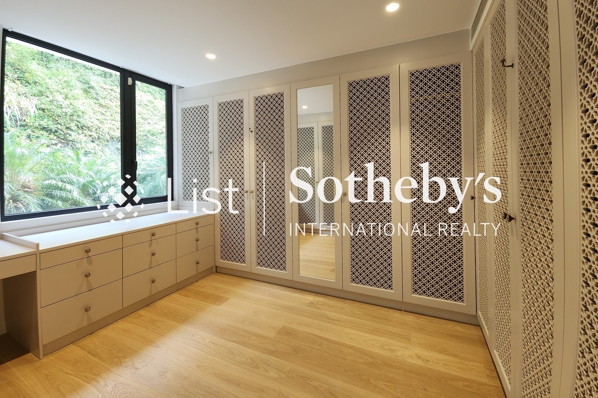 Wing On Villas 永安邨 | Dressing Area in Master Bedroom 