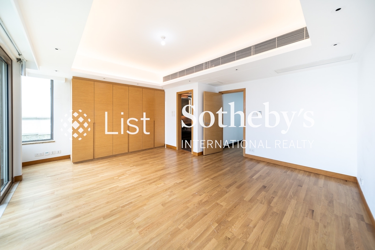 No. 74 Mount Kellett Road 加列山道74號 | Built-in Wardrobe in Master Bedroom 