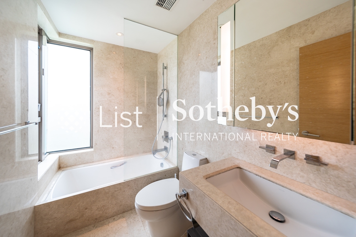 No. 74 Mount Kellett Road 加列山道74號 | Third En-suite Bathroom