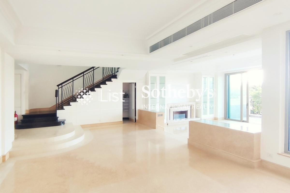 No. 74 Mount Kellett Road 加列山道74號 | Living Room