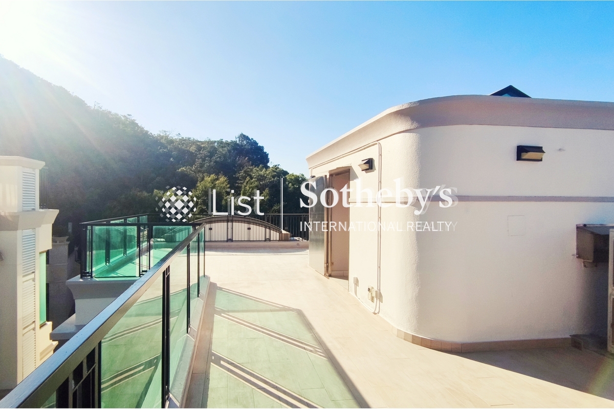 No. 74 Mount Kellett Road 加列山道74號 | Private Roof Terrace
