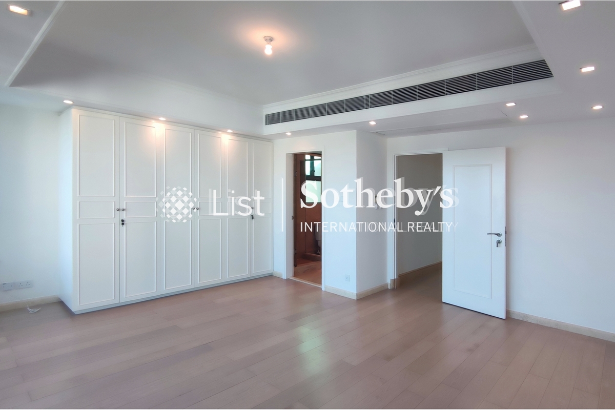 No. 74 Mount Kellett Road 加列山道74號 | Master Bedroom