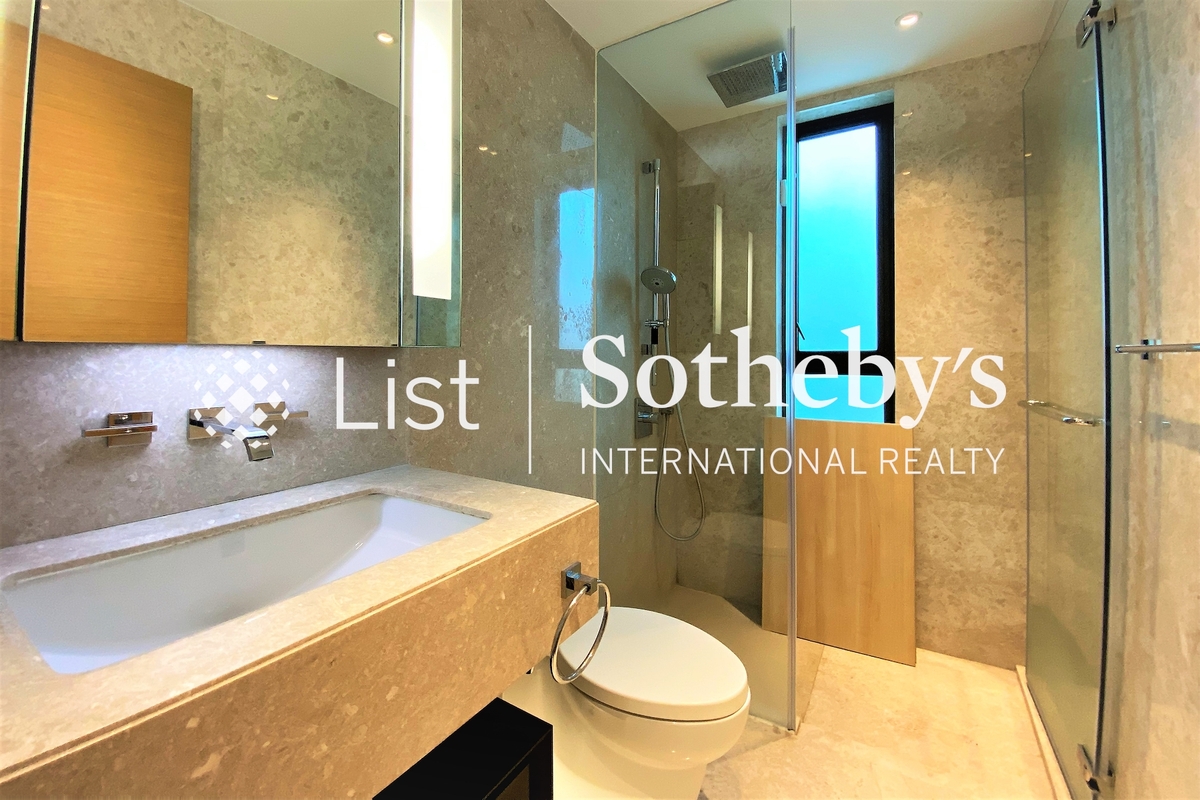 No. 74 Mount Kellett Road 加列山道74號 | Guest Bathroom