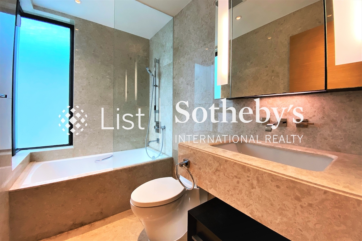 No. 74 Mount Kellett Road 加列山道74號 | Second En-suite Bathroom