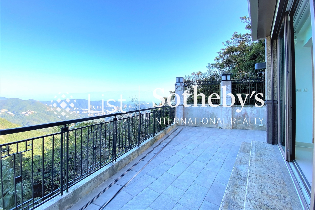 No. 74 Mount Kellett Road 加列山道74號 | Private Garden off Dining Room