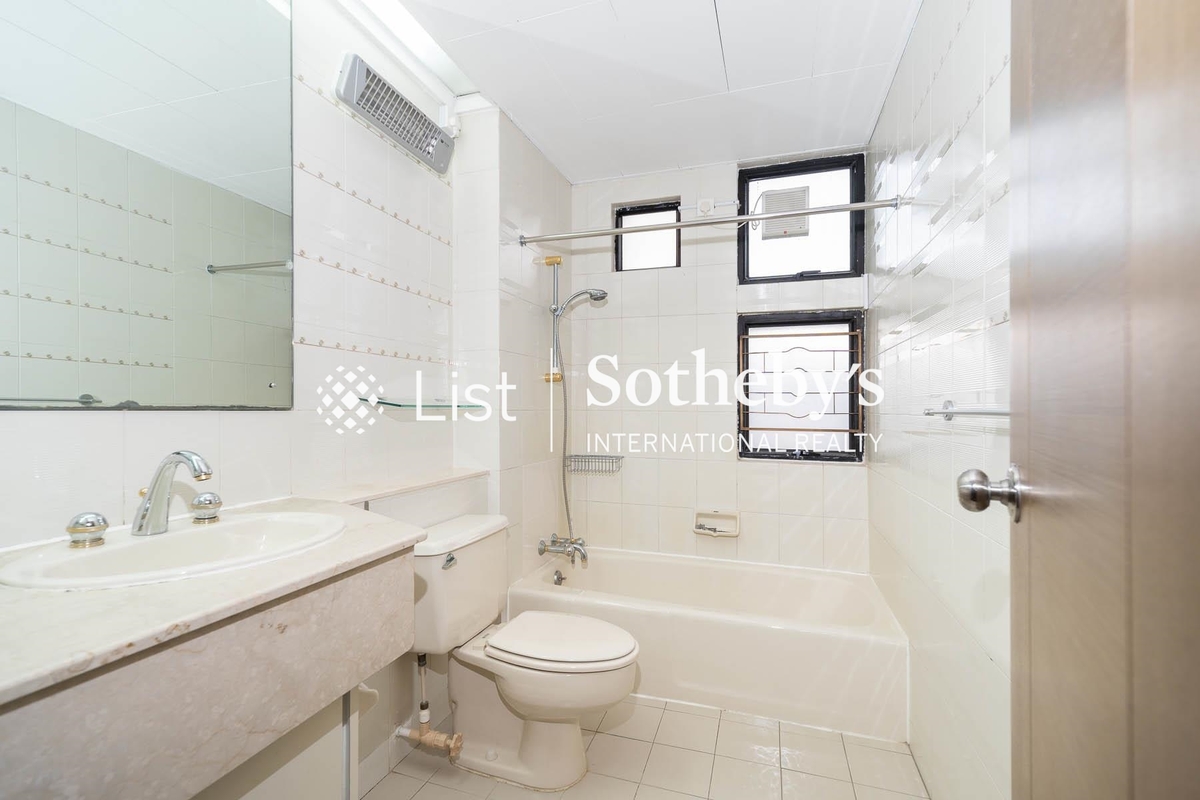 Cavendish Heights 嘉雲臺 | Guest Bathroom