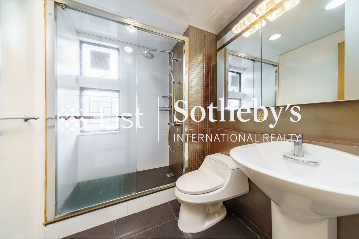 Cavendish Heights 嘉云台 | Master Bathroom