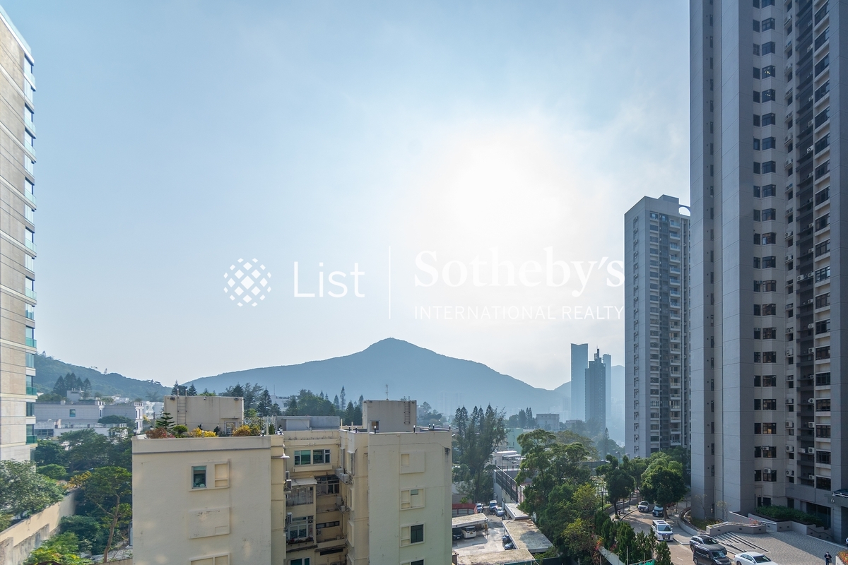 Cavendish Heights 嘉雲臺 | View from Living and Dining Room