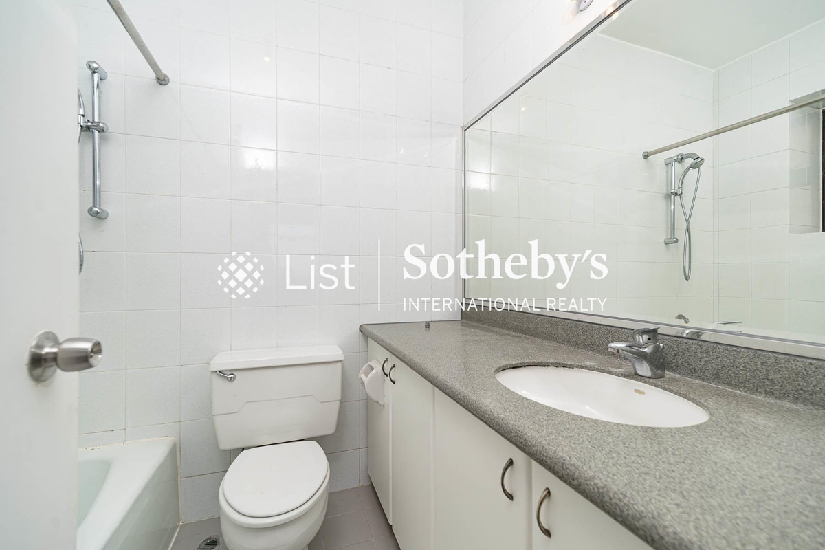 Repulse Bay Apartments 淺水灣花園大廈 | Master Bathroom