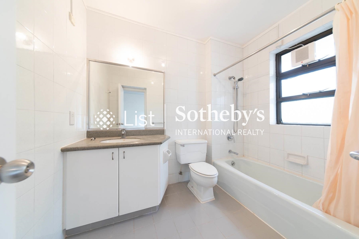 Repulse Bay Apartments 浅水湾花园大厦 | Second En-suite Bathroom
