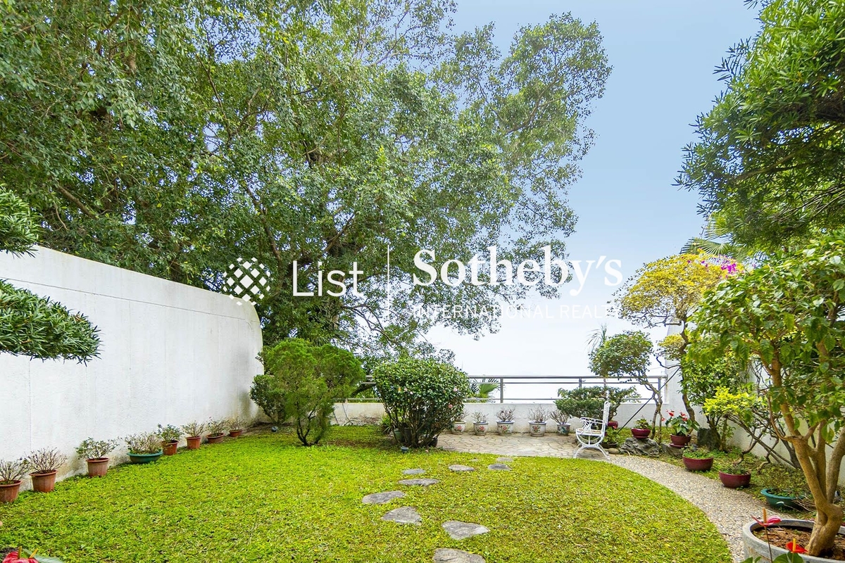 Kellett Villas 加列山道51號 | Private Garden off Living and Dining Room