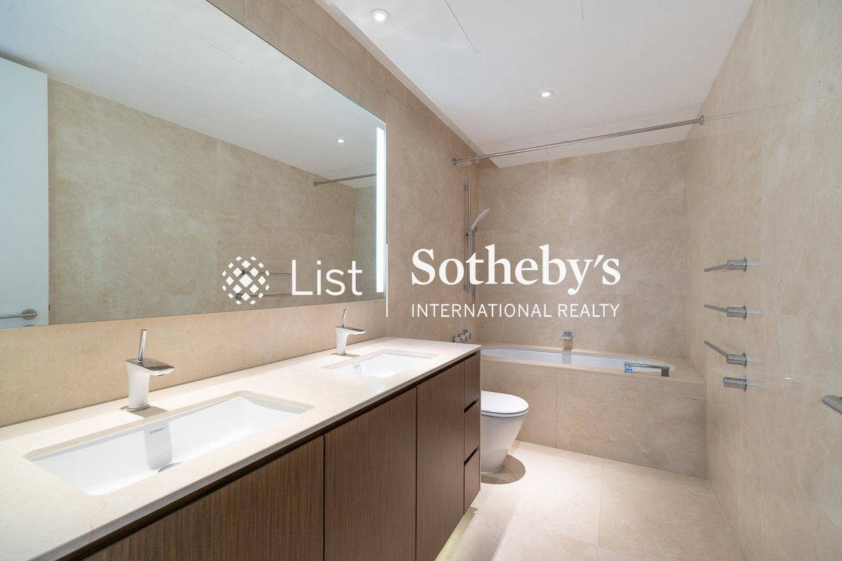 The Repulse Bay 影灣園 | Guest Bathroom