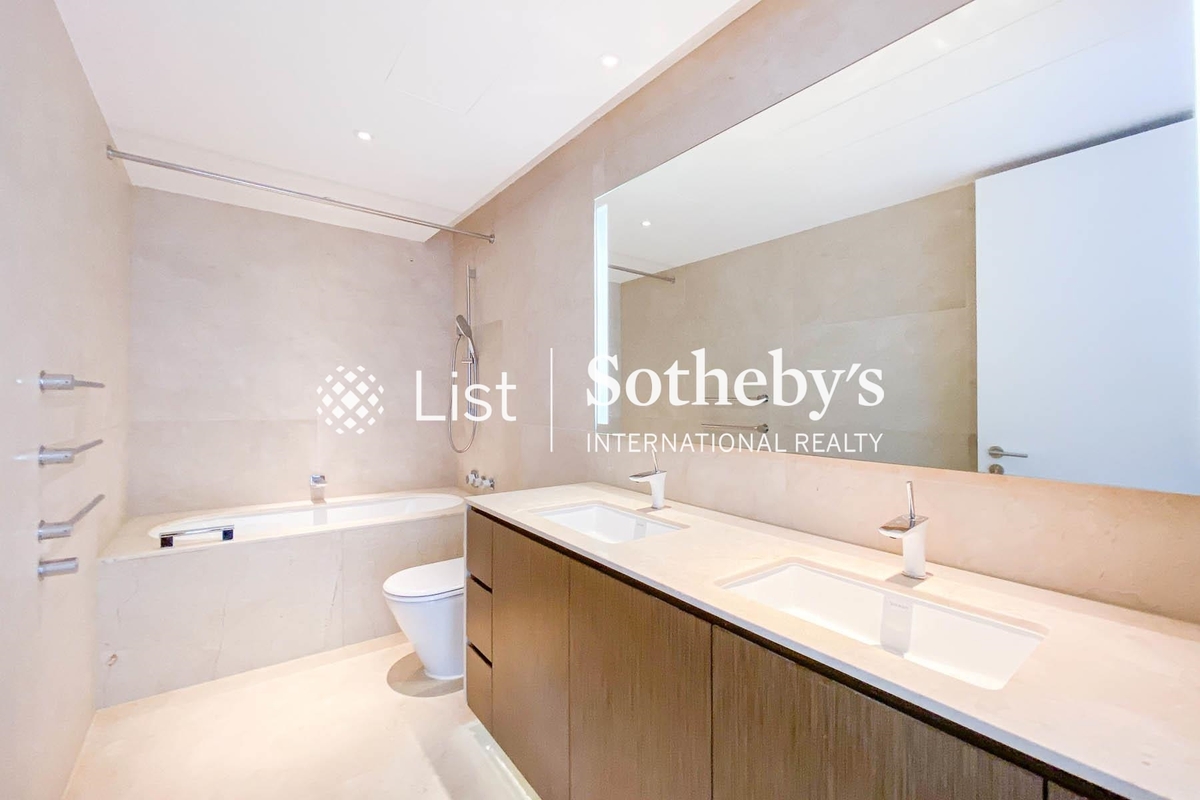 The Repulse Bay 影灣園 | Guest Bathroom