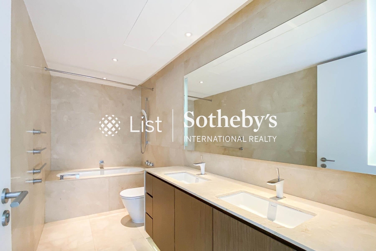 The Repulse Bay 影灣園 | Guest Bathroom